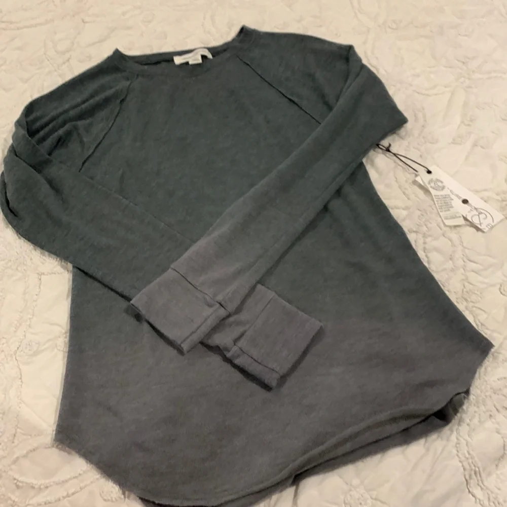 Treasure & Bond Ombré lightweight soft long sleeve shirt NWT - Picture 2 of 7